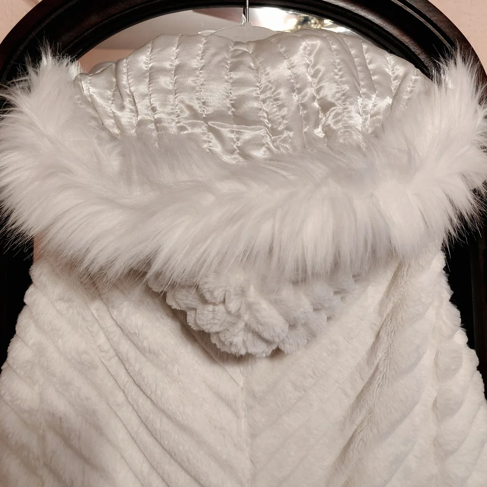 Marc New York White Faux Fur Hooded Vest XL - Picture 4 of 5